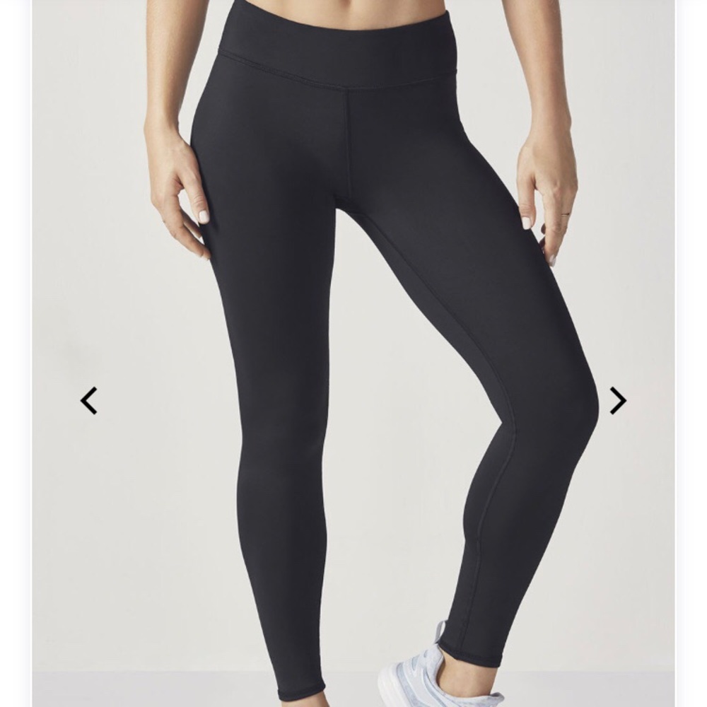 Fabletics Salar Solid Cold-Weather Legging Sz M